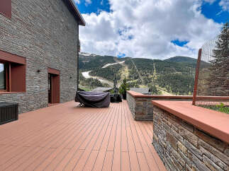 Enjoy breathtaking mountain views from this stunning property.