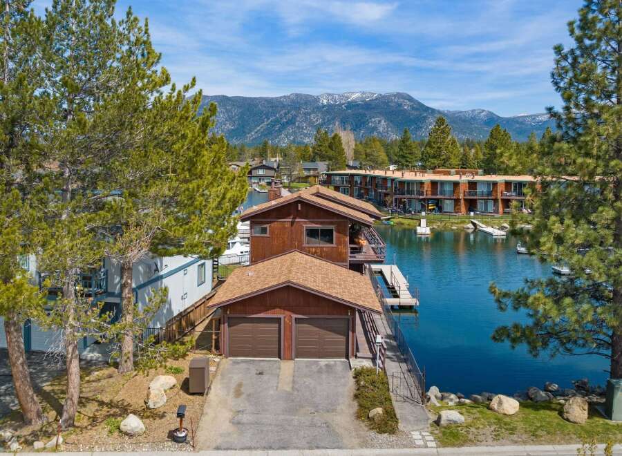 Discover waterfront living at its finest with this stunning property.