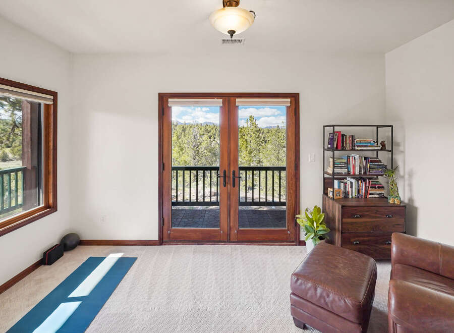 Discover the perfect blend of comfort and nature in this stunning property.
