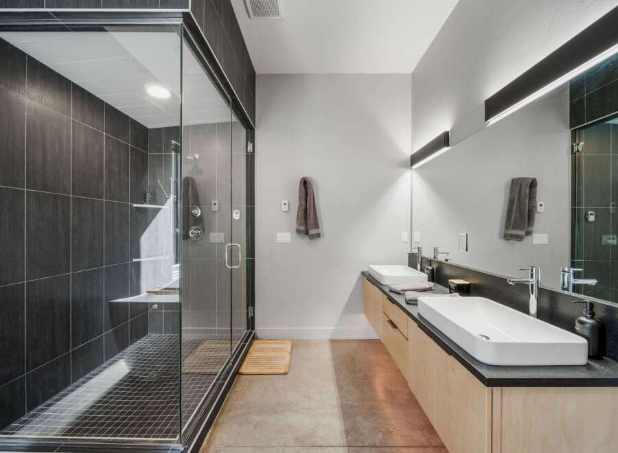 Step into luxury with this modern bathroom design.