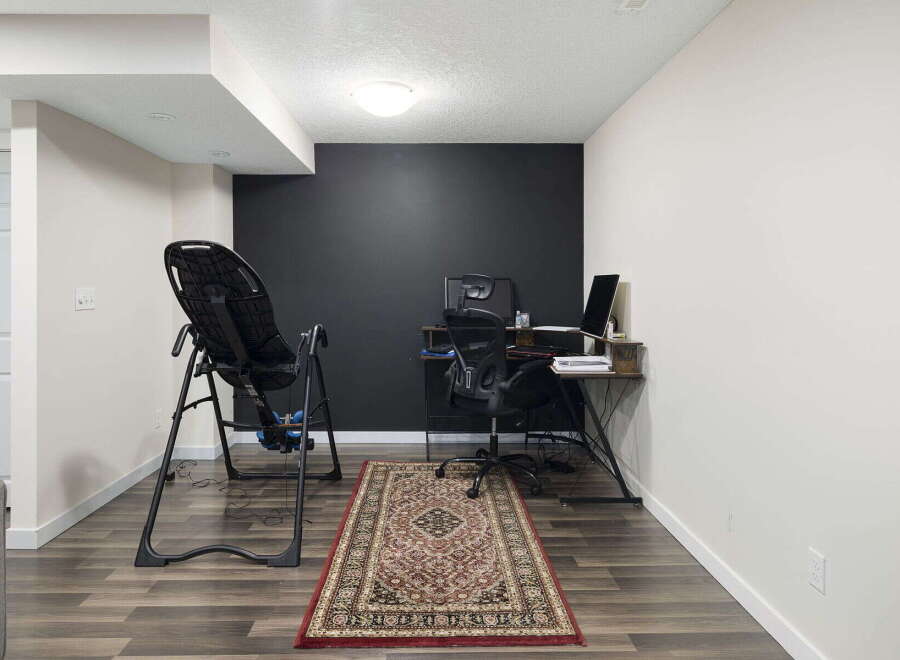Discover the perfect blend of functionality and style in this home office space.