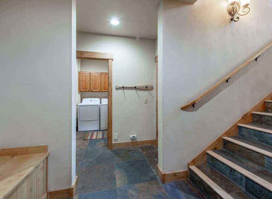 Step into this inviting home and discover a blend of comfort and style.