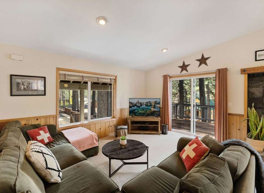 This cozy living room features a comfortable sectional sofa, perfect for relaxing after a long day.