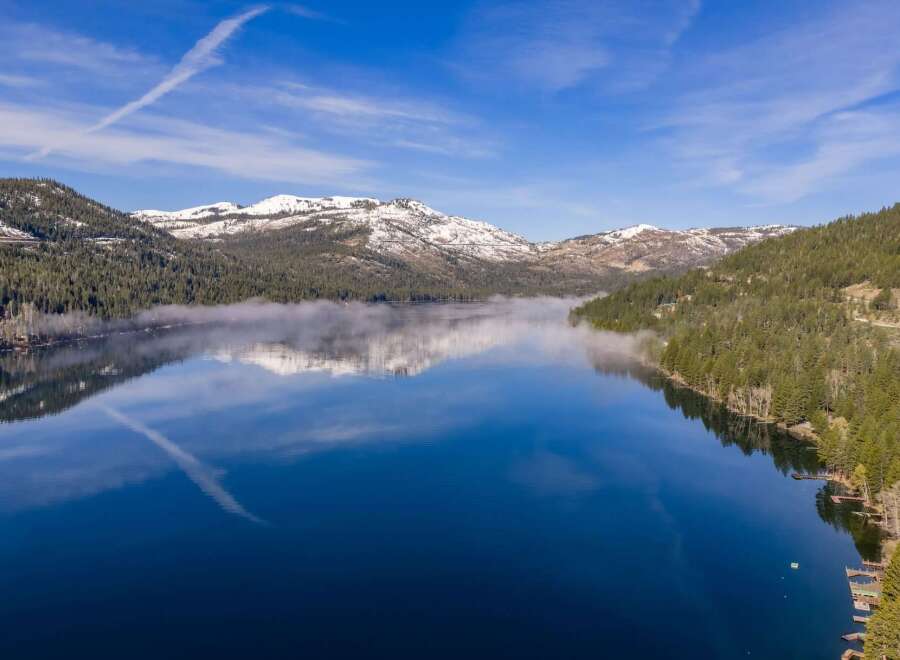 Experience the tranquility of lakeside living with this stunning property.