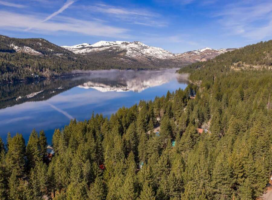 Discover the tranquility of lakeside living with this stunning property.