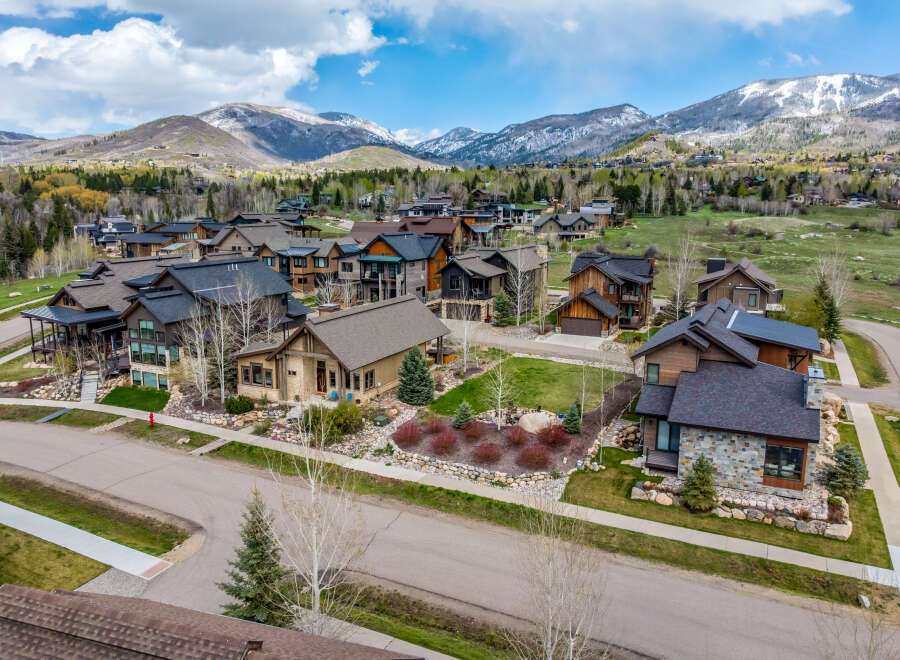 Discover luxury living in this stunning mountain community! This property boasts beautifully designed homes with modern amenities and breathtaking views.
