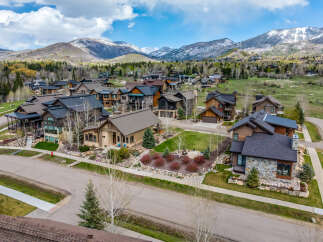 Discover luxury living in this stunning mountain community! This property boasts beautifully designed homes with modern amenities and breathtaking views.