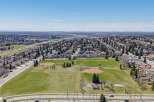 Discover the charm of this stunning property, perfectly situated in a desirable neighborhood.