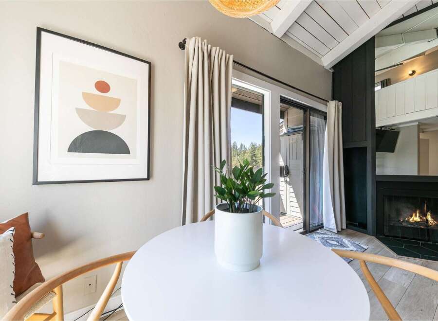 Step into a bright and airy living space, perfect for relaxation and entertaining.