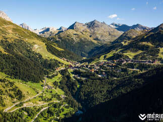 Discover the breathtaking beauty of this mountain property, nestled in a picturesque valley.