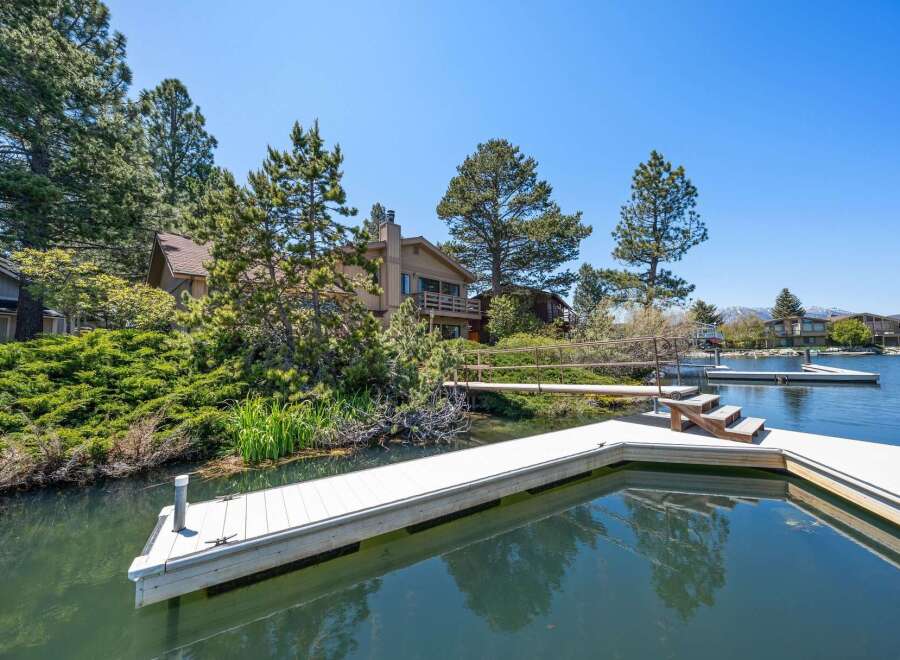 Discover waterfront living at its finest with this stunning property.