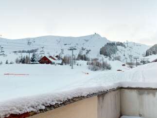 Enjoy breathtaking mountain views from this stunning property.