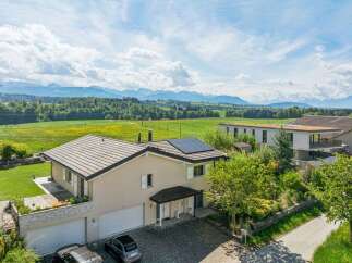 Discover your dream home in this stunning property! This beautiful house features a modern design with a spacious layout, perfect for comfortable living.
