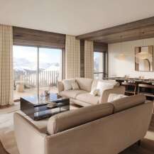 Experience luxury living in this stunning property with breathtaking mountain views.