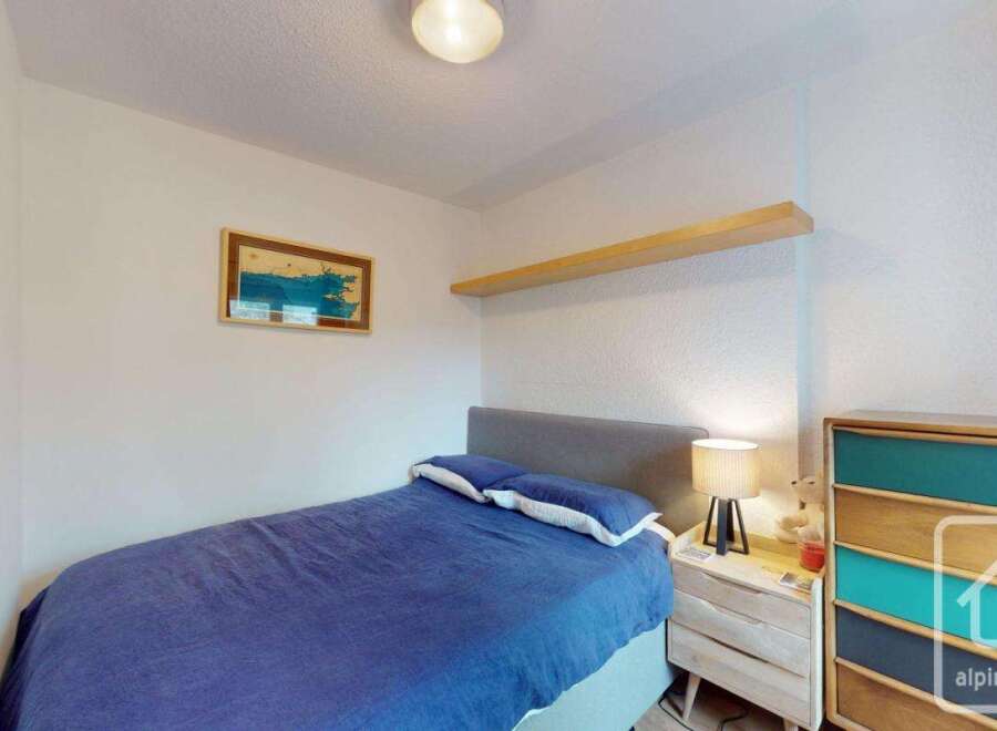 Discover this charming bedroom, perfect for a cozy retreat.