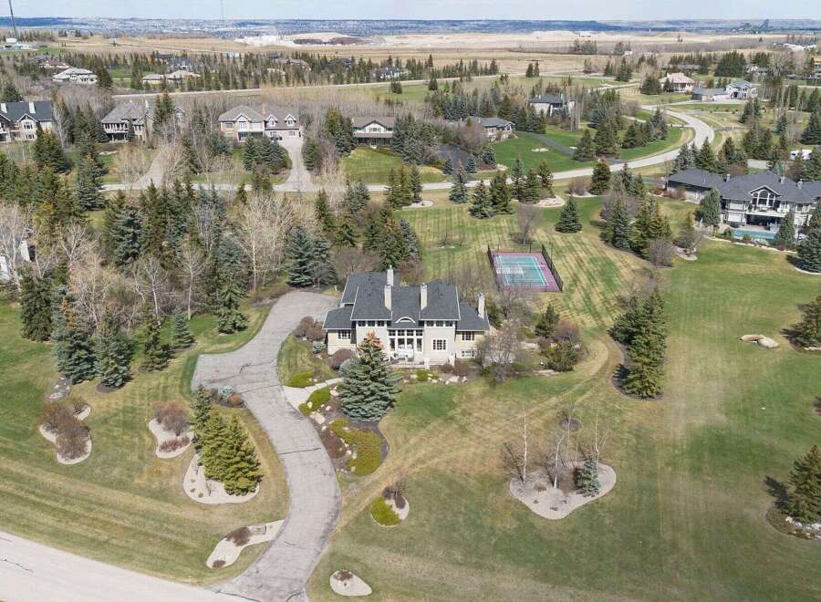Discover luxury living in this stunning estate! This property boasts a beautifully designed home with a spacious layout, perfect for entertaining and everyday living.