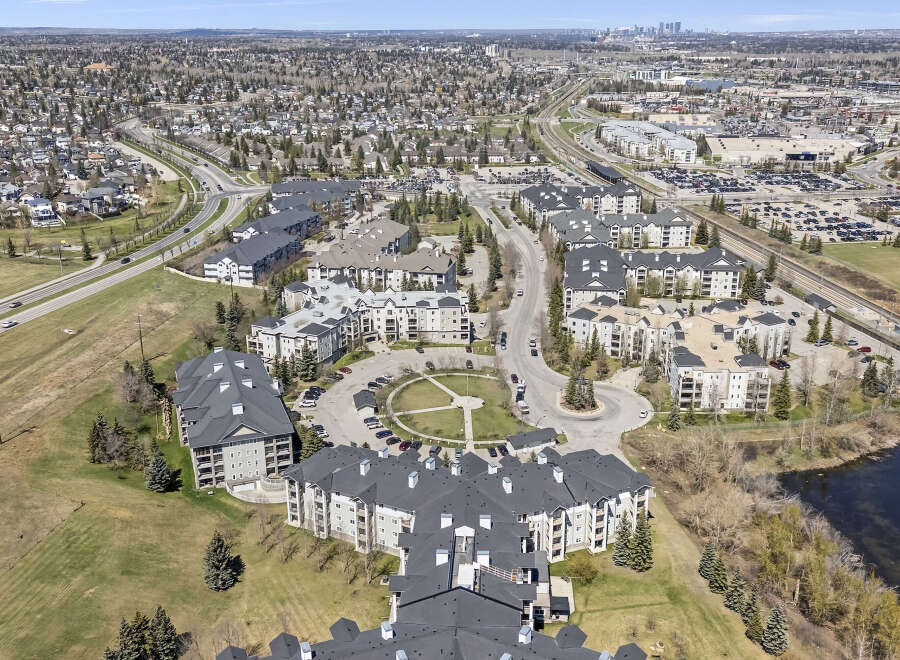 Discover a stunning residential complex offering a blend of modern living and natural beauty.