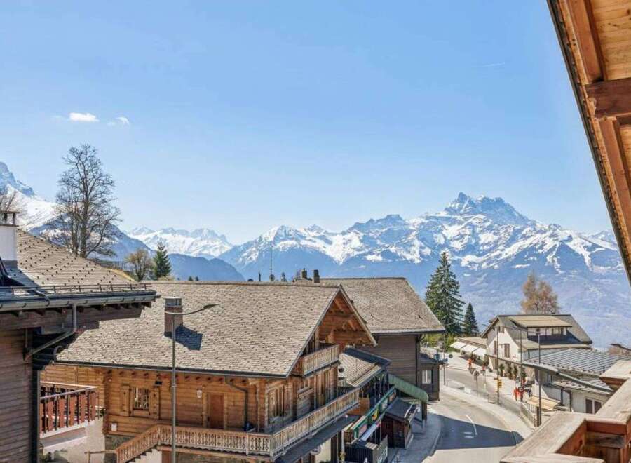Experience the charm of mountain living in this stunning property.