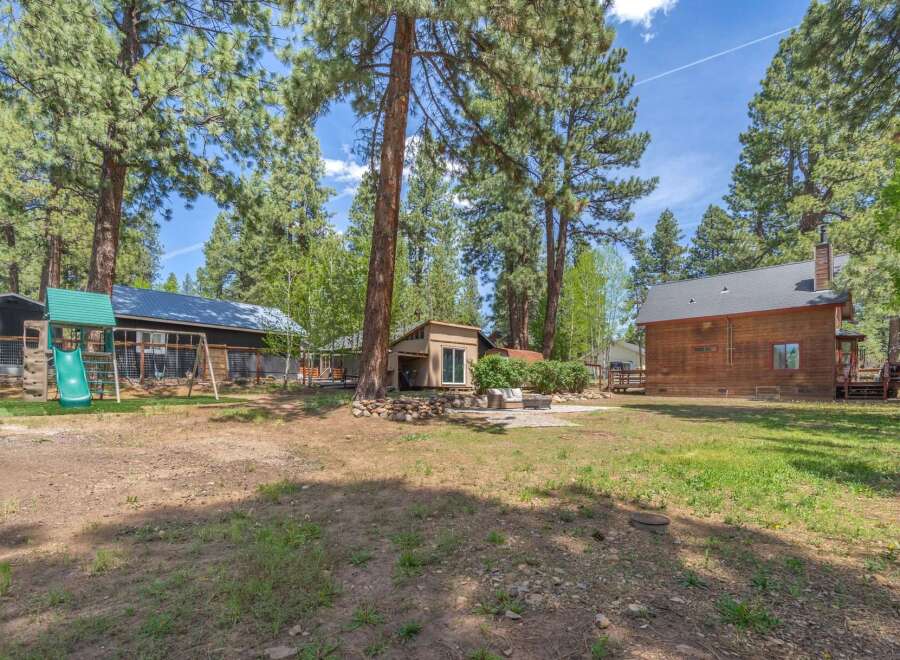 Discover your dream retreat in this stunning property! This home boasts a spacious backyard, perfect for outdoor activities and relaxation.