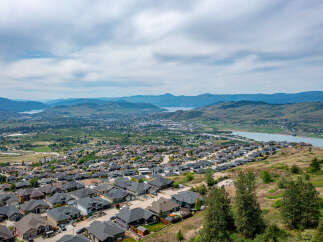 Discover stunning homes with breathtaking views in this picturesque community.