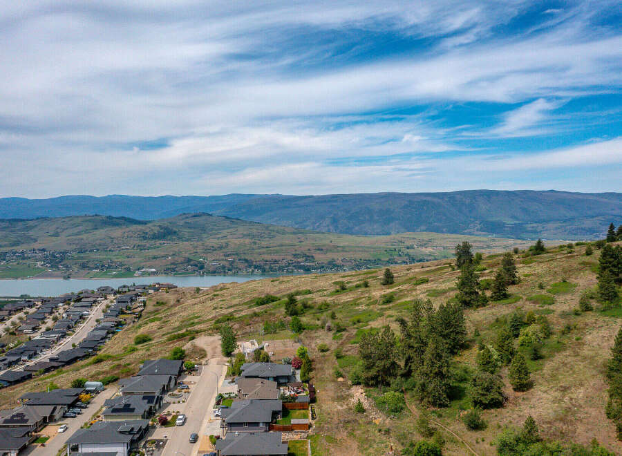 Discover breathtaking views and a serene lifestyle in this stunning property.
