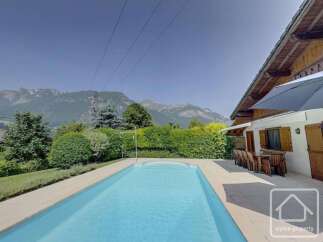 Enjoy the ultimate luxury in this stunning property featuring a private pool and breathtaking mountain views.