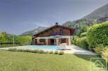 Discover your dream home in this stunning property! This house boasts a beautiful pool, perfect for relaxing on warm days.