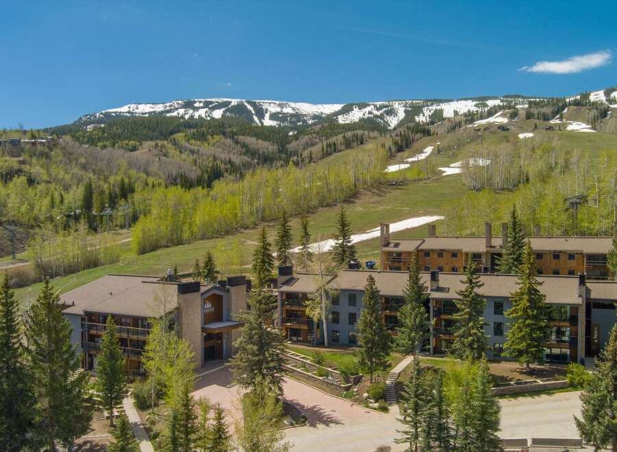 Discover luxury living in this stunning property nestled amidst breathtaking mountain views.