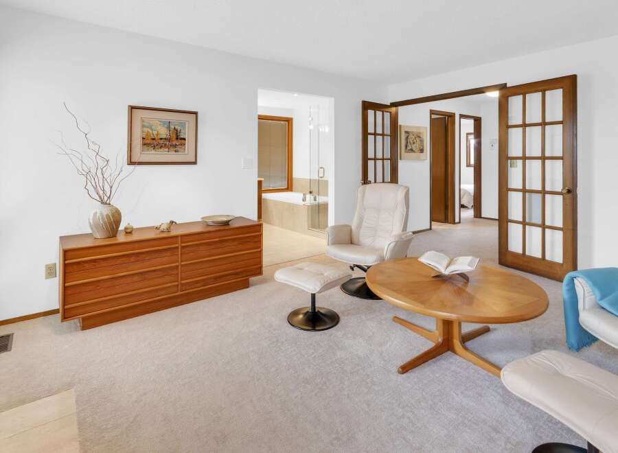 This stunning property boasts a bright and airy living space, perfect for relaxation and entertaining.