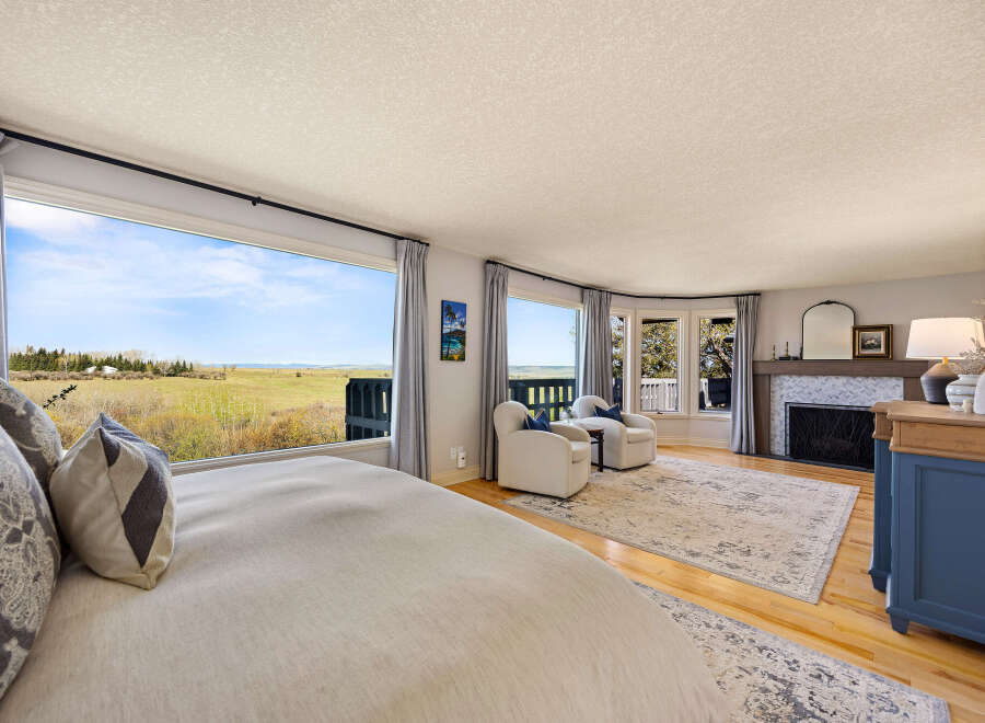 Experience luxury living in this stunning property with breathtaking views.