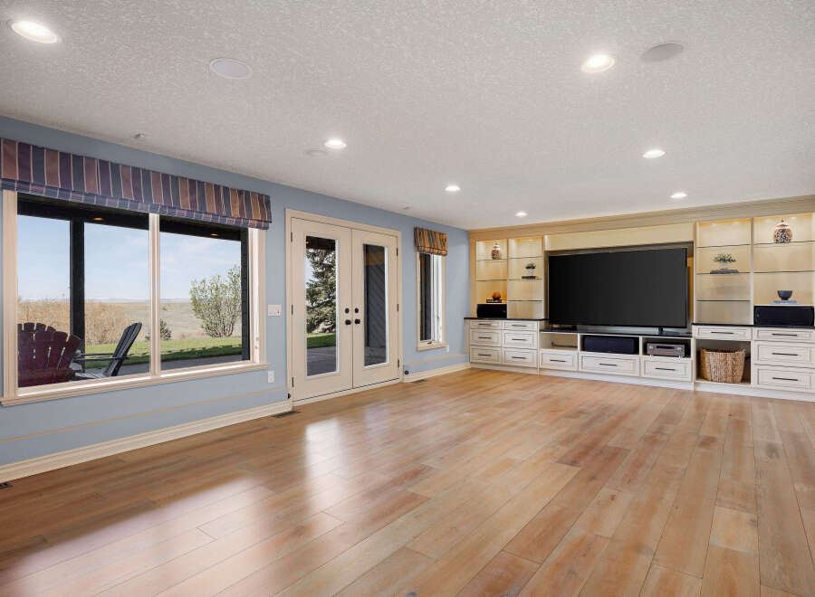 Step into this inviting living space, featuring stunning hardwood floors and ample natural light.