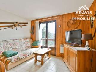 Discover the charm of this cozy living space, perfect for a relaxing getaway.