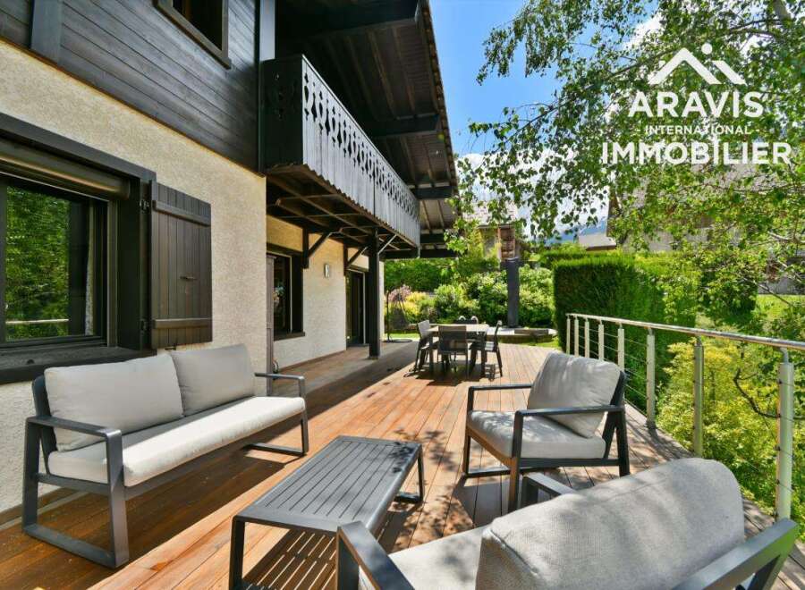 Discover your dream home with this stunning property! Featuring a spacious outdoor deck, perfect for entertaining or relaxing.