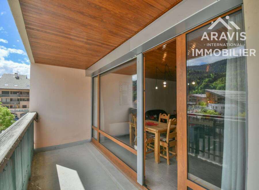 Discover a charming property with a balcony offering stunning views.