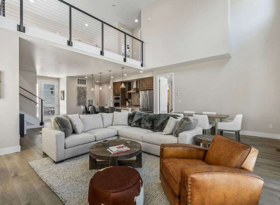 Experience luxury living in this stunning property! This home boasts a spacious open floor plan, perfect for entertaining.