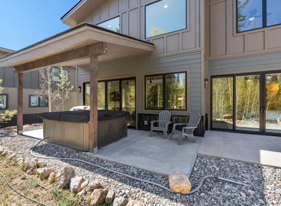 Enjoy luxurious outdoor living in this stunning property.