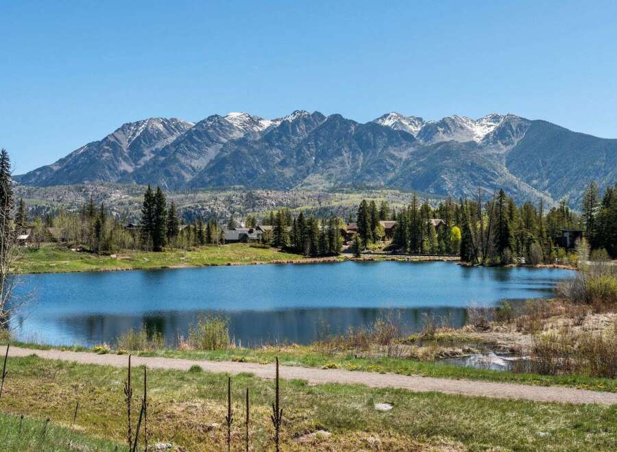 Discover the tranquility of lakeside living with this stunning property.