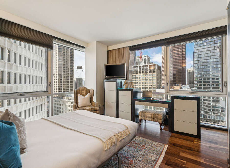 Experience luxury living in this stunning urban oasis.