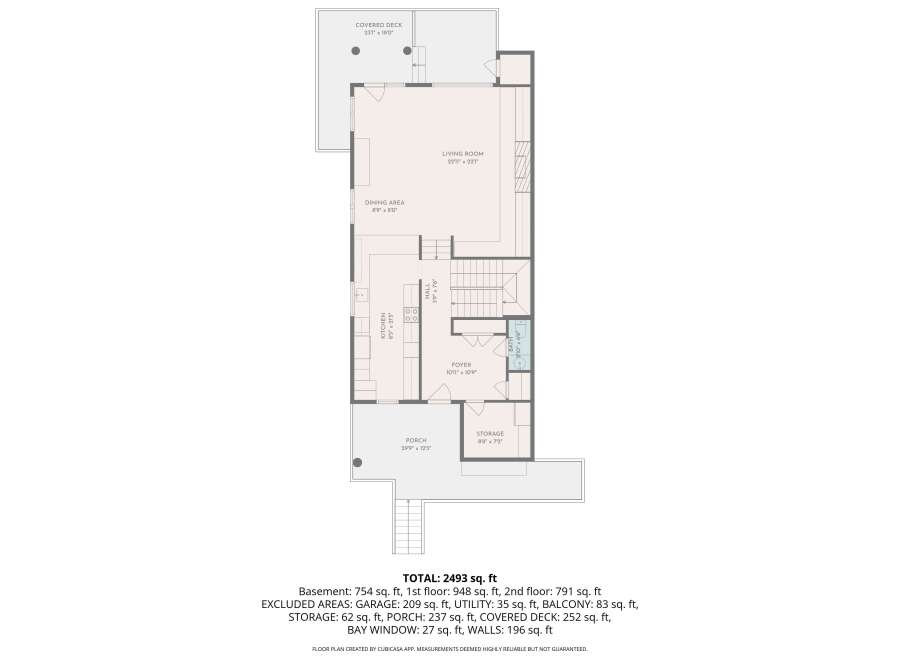 Discover this stunning property featuring a spacious living room and a modern kitchen, perfect for entertaining.