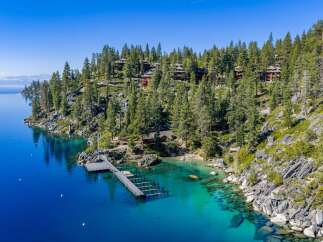 Discover the epitome of lakeside luxury with this stunning property.