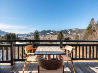 Enjoy breathtaking mountain views from this stunning property.