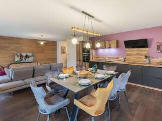 Experience modern living in this stunning property, featuring a seamless blend of style and functionality.