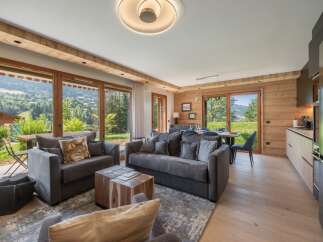 Experience the epitome of luxury living in this stunning property, boasting breathtaking views and exquisite design.