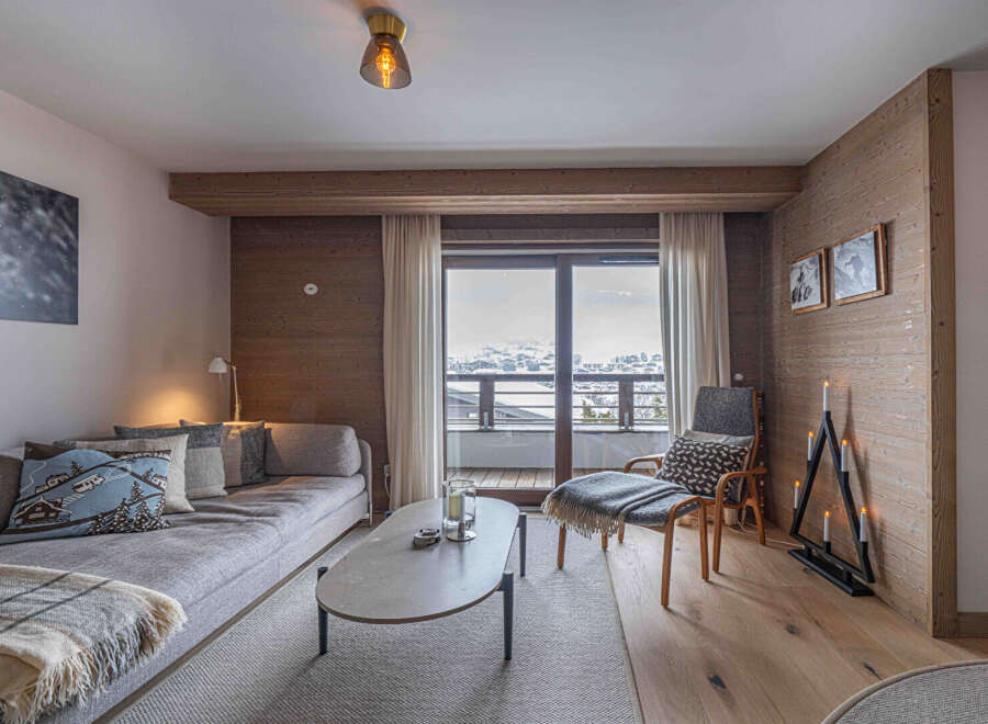 Experience the charm of this cozy living space, perfect for relaxation and entertainment.