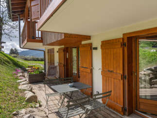 Enjoy the tranquility of this charming property with a beautiful outdoor space.