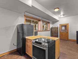 Discover the charm of this unique property featuring a well-equipped kitchen.