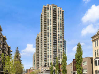 Discover luxury living in this stunning high-rise condo, offering breathtaking views and modern amenities.