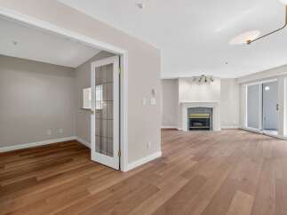 This stunning property boasts a bright and airy living space, perfect for modern living.