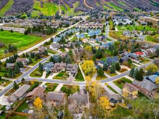 Discover the charm of this stunning property nestled in a picturesque neighborhood.