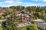 Discover a stunning property nestled in a picturesque mountain setting, offering breathtaking views and a tranquil atmosphere.